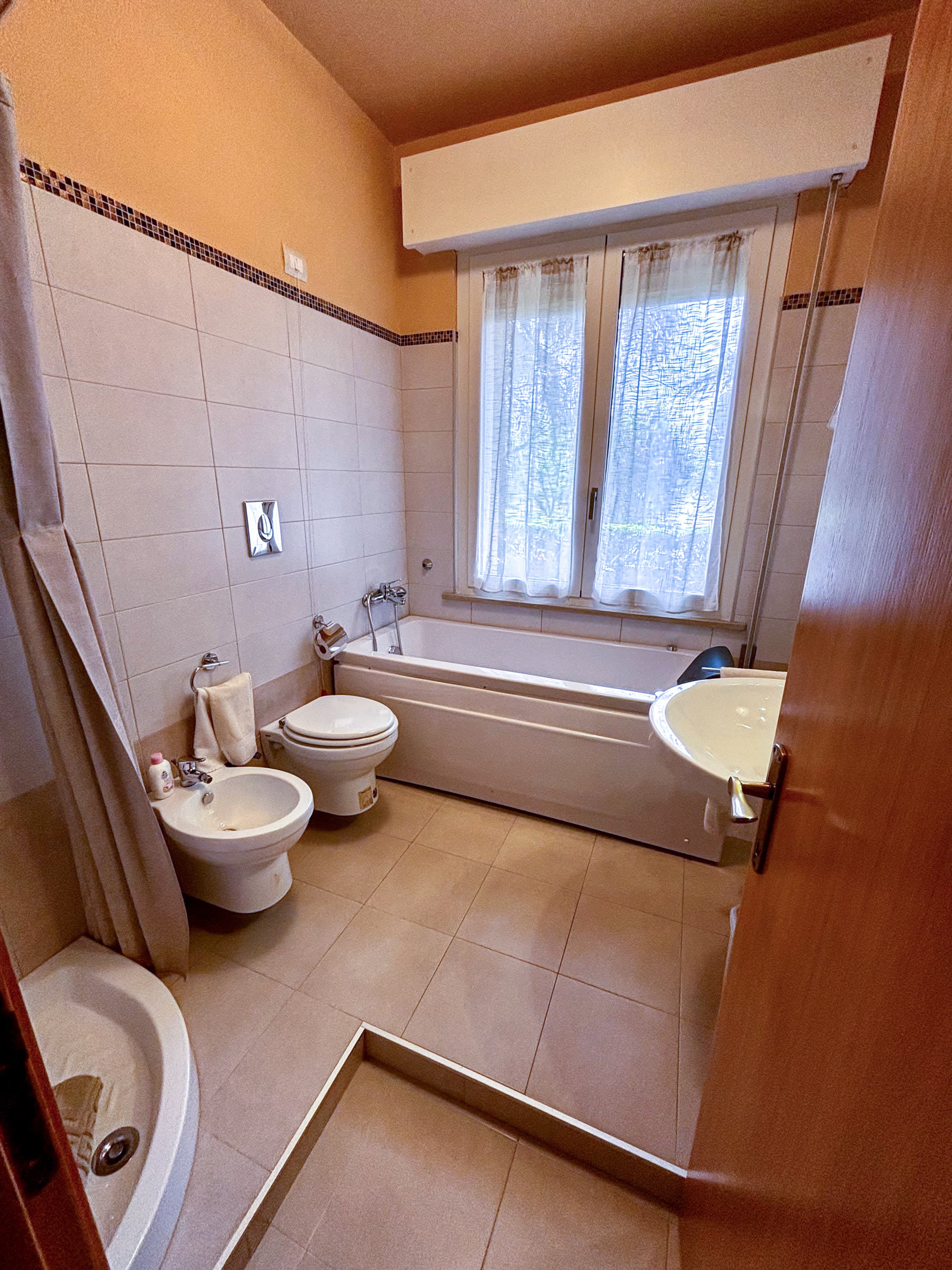 Bagno con vasca idromassaggio